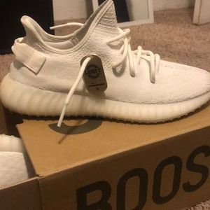 Yeezys boosts cream whites